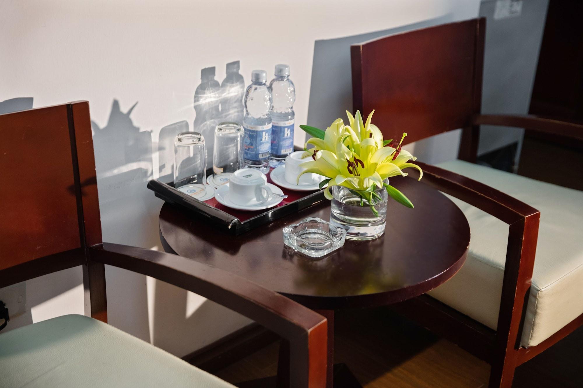 Lakeside Palace Hotel Hanoi Kültér fotó