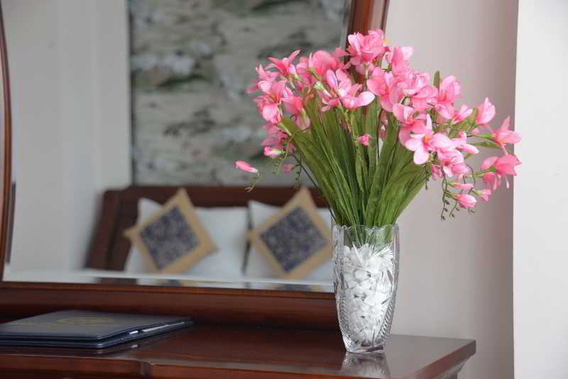 Lakeside Palace Hotel Hanoi Kültér fotó