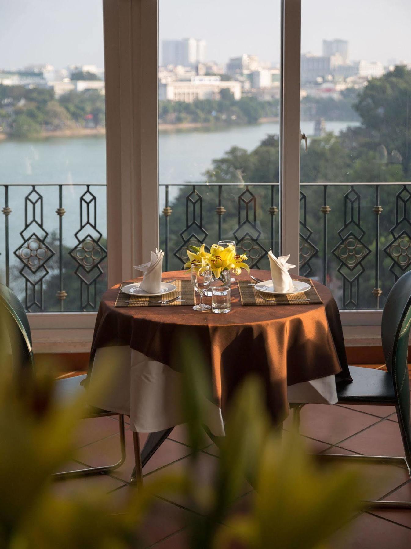 Lakeside Palace Hotel Hanoi Kültér fotó