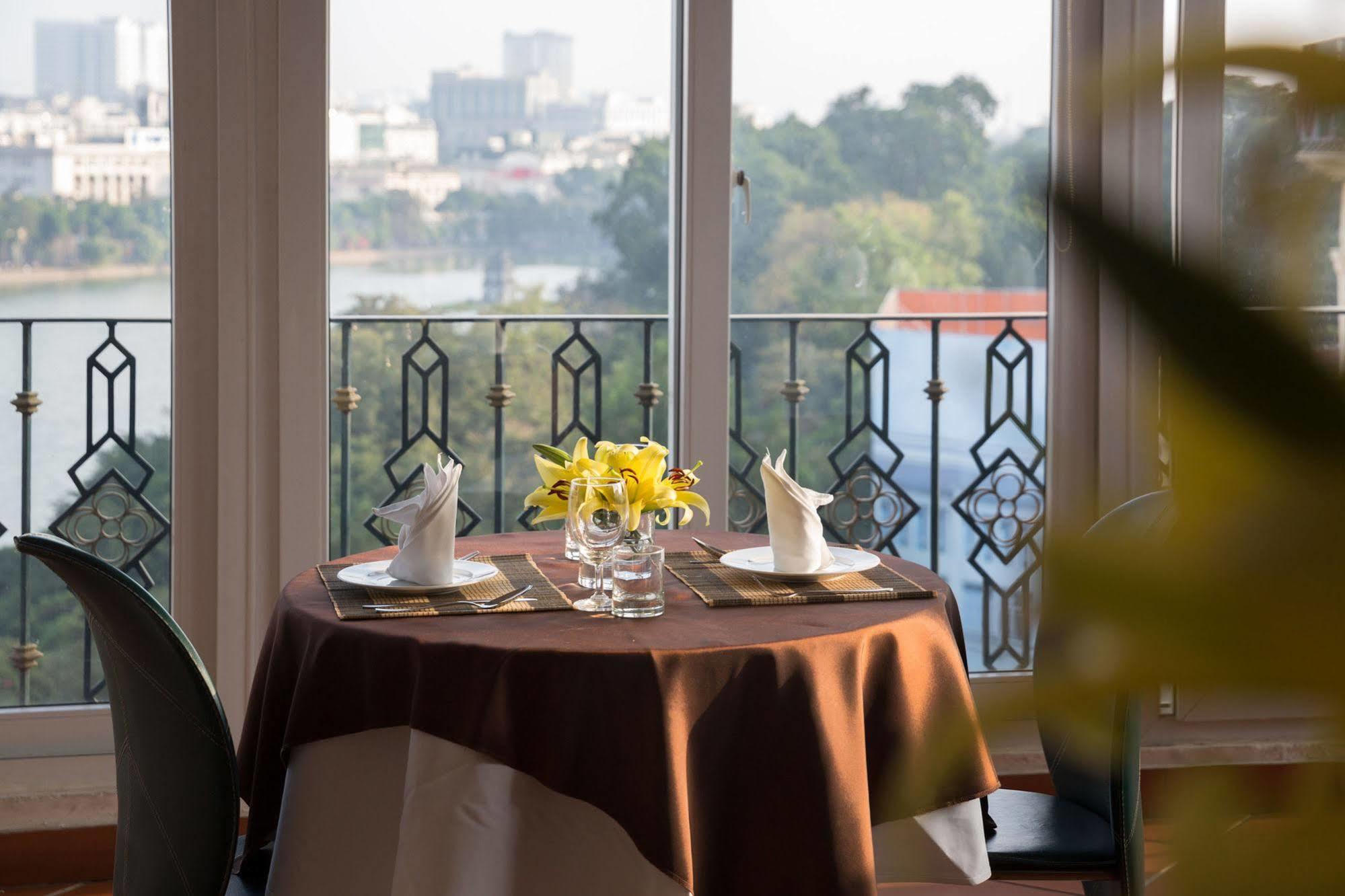 Lakeside Palace Hotel Hanoi Kültér fotó